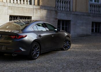 Performance Sedan Offers A Comfortable and Sophisticated Ride